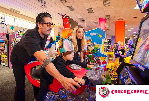 COMBO VIDEOJUEGOS incluye 70 juegos solo en Chuck E. Cheese®