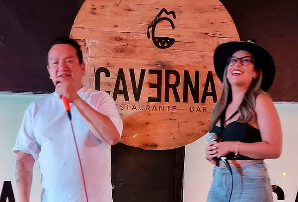 Caverna Nápoles: TODO lo que puedas comer de Alitas + Bebida