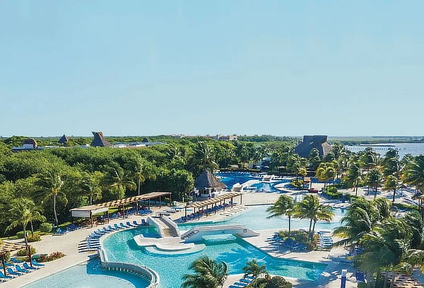¡Todo Incluído!Blue Bay Grand Esmeralda Riviera Maya para 2