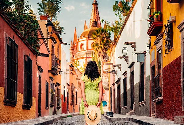 GTO: Festival CERVANTINO 2025 2D/1N + San Miguel de Allende