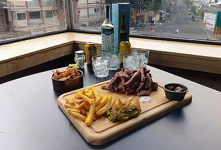 1 kg de ARRACHERA + 1 botella de Mezcal en Teuhtli Resto-Bar