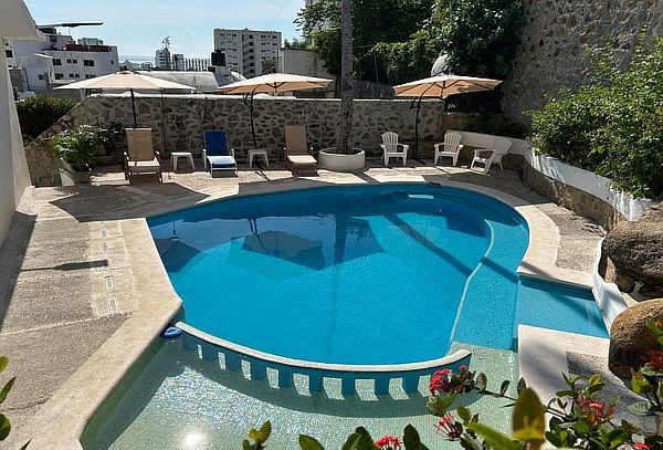 Hospedaje en Acapulco: 3 D Y 2 N Para 2, 4 o 6 Personas