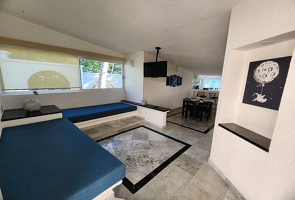 Hospedaje en Acapulco: 3 D Y 2 N Para 2, 4 o 6 Personas