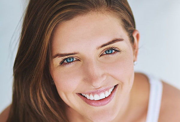 3 Resinas con terminado Zirconia Dra. Maria Elena Cruz Ramos