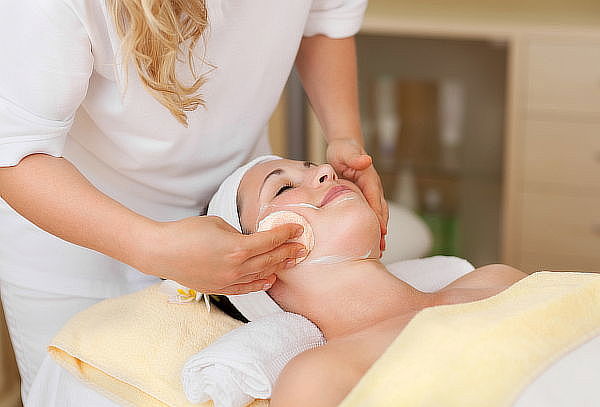 Despigmentante facial + Microdermoabrasión + peeling y más 