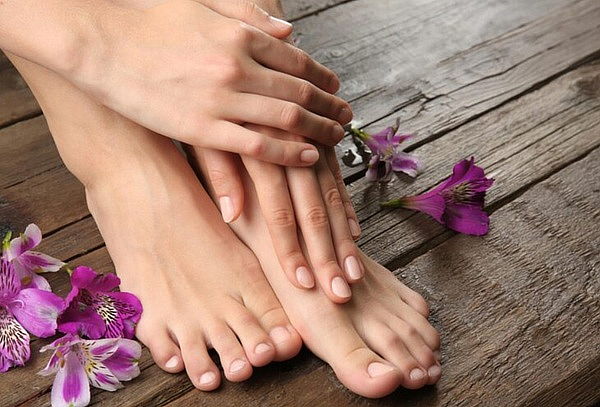 Manicure spa + Pedicure spa + Diseño en gel