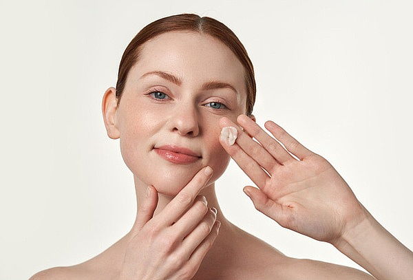 Facial Hidratante + Planchado de Ceja