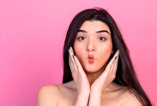 Hollywood Láser Peel + Pestañas Híbridas + Laminado de Ceja