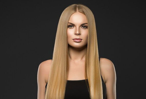 Alisado Capilar Permanente Efecto Espejo en Divine Clinic 