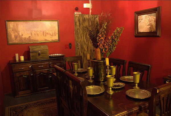 Escape 60: S.O.S Salven nuestras almas para 2, 4 o 6 persona