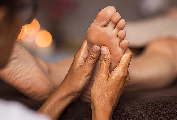 Reflexología Podal + Aceites Naturales + Masaje de Pies