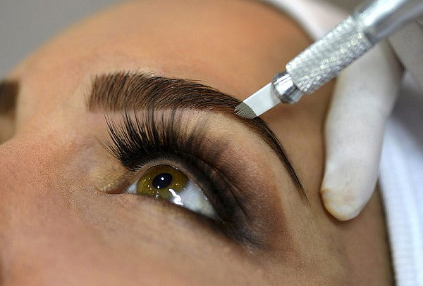 Microblading de Cejas Pelo a Pelo + Facial Fototerapia