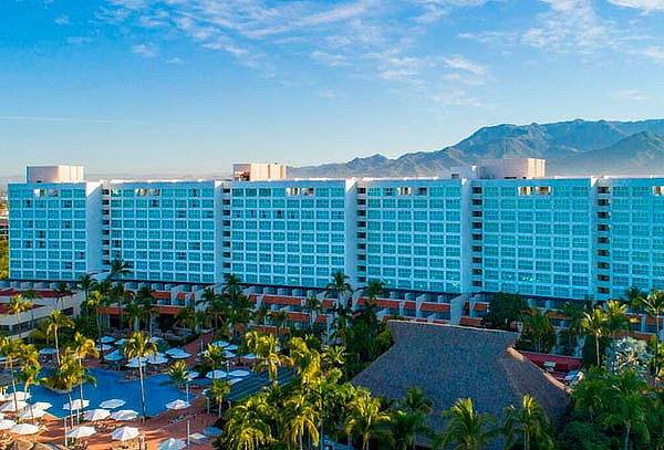 Hospedaje 5D/4N en Sheraton Buganvilias Puerto Vallarta.