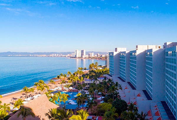 Hospedaje 5D/4N en Sheraton Buganvilias Puerto Vallarta.