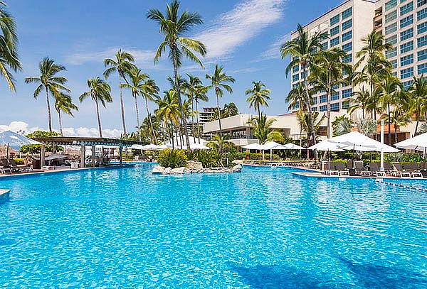 Hospedaje 5D/4N en Sheraton Buganvilias Puerto Vallarta.