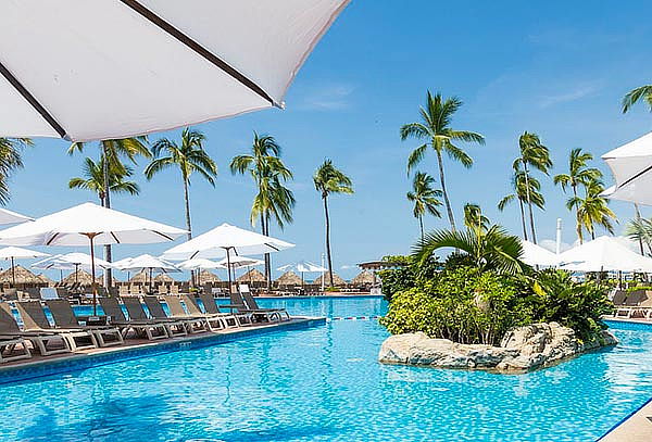 Hospedaje 5D/4N en Sheraton Buganvilias Puerto Vallarta.
