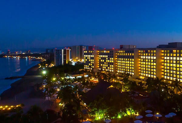 Hospedaje 5D/4N en Sheraton Buganvilias Puerto Vallarta.