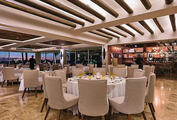 Hospedaje 5D/4N en Sheraton Buganvilias Puerto Vallarta.