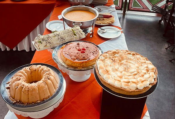 Sábado o domingo: Brunch en Bellini: Buffet + Bebida 