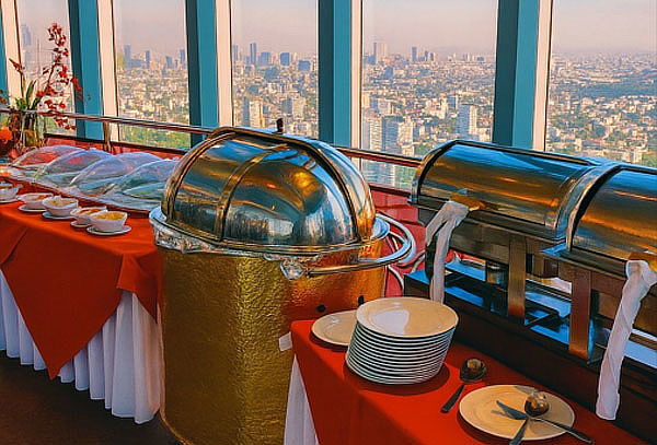 Sábado o domingo: Brunch en Bellini: Buffet + Bebida 