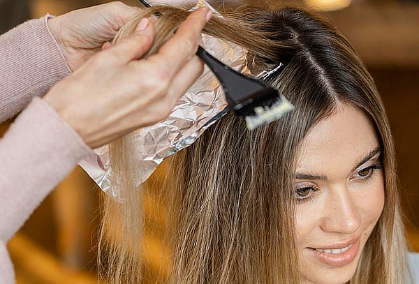 Retoque de Tinte Crecimiento + Enjuage con Tratamiento