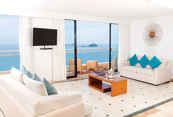 Hospedaje 5D/4N en Ixtapa + Traslado para 2 adultos