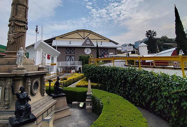 Acceso general a Granja Las Américas + Reptiles 