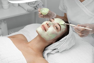 Revitalizante Facial + Mascarilla + Aparotologia 