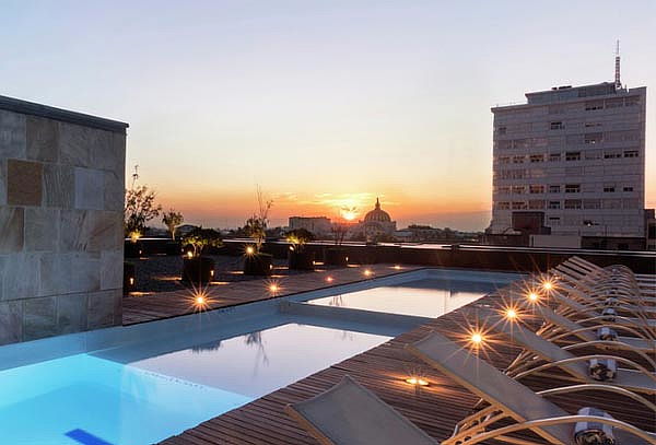 HILTON Hotel: Day Spa con Masaje, Jacuzzi, Gym y Más