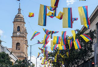 6D/5N Bogotá y Medellin: Hotel, Traslados, Desayunos & más 