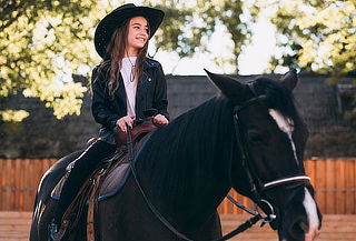 4, 8 o 16 clases de equitación en Escuela Domecq