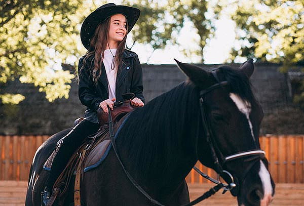 4, 8 o 16 clases de equitación en Escuela Domecq