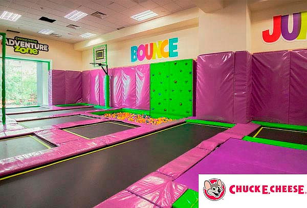 JUEGO ACTIVO Day Pass en zona de aventura en Chuck Cheese®