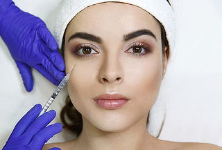 50 u de toxina botulínica aplicado por medico certificado