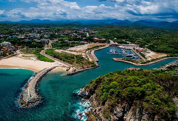 Semana Santa en Huatulco 3D/2N + Laguna de luz y Pto Escondi