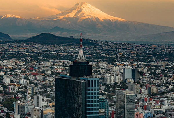 Sábado o domingo: Brunch en Bellini: Buffet + Bebida 