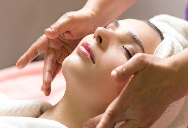 Hydrafacial + Diagnostico + Fototerapia + Masaje +Té helado