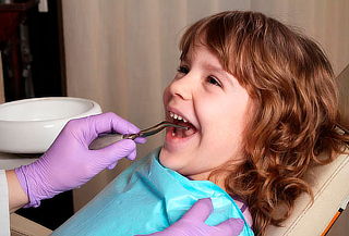 Dental Park: Paquete de resinas y limpieza infantil 85%