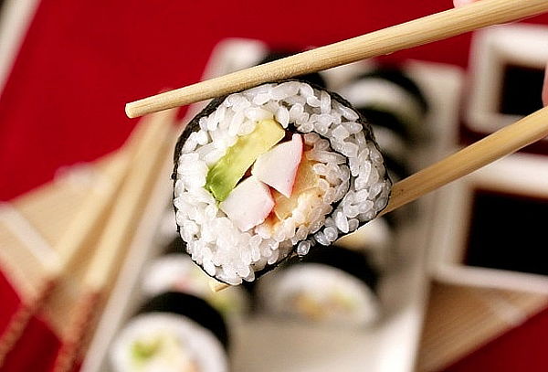 Sushi a elegir + Yakimeshi + Bebidas para 2, 4 o 6