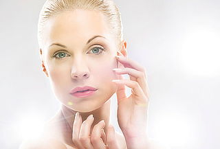 Elimina manchas y arrugas en rostro completo con láser