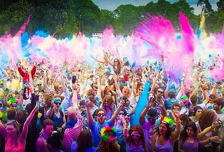 WINE COLORS Festival con ENTRADA + Peña + Viñedos WINE COLORS Festival con ENTRADA + Peña + Viñedos