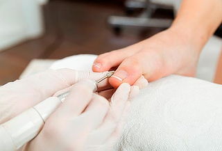 Pedicure clínico + Check Up podológico para 2 PERSONAS