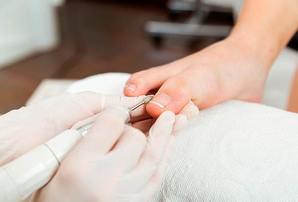 Pedicure clínico + Check Up podológico para 2 PERSONAS