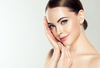 Aplicación de Hilos +Ácido Hialurónico+Peptidos Biomimeticos