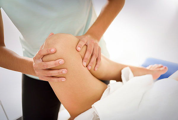 Infiltración de rodillas con ácido hialurónico