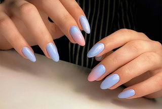 Retoque de uñas acrilicas con diseño