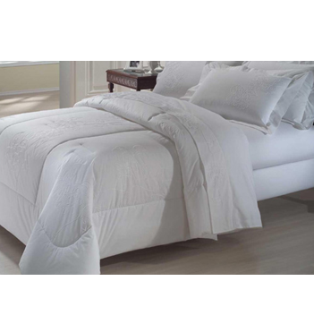 Paga desde S/.9.90 por Lavado de Edredones de Plaza y media, Dos plazas, Queen y King 