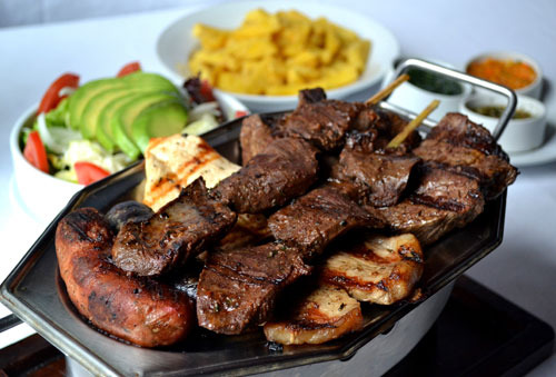 Regístrate y obtén 45% de dcto. por Parrilla San Telmo con papitas y más para 2 en D' Tinto & Bife ¡Porque en pareja se come mejor!