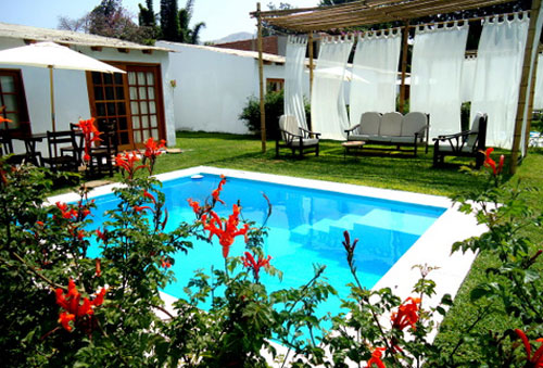 Regístrate y obtén 35% de dcto. por 1 ó 2 + Piscina y Bungalows para 2 personas en Villa Loka Bungalows & Lounge Cieneguilla ¡Disfruta de una merecida salidita del caos citadino!