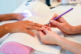 Curso online de Estilista de uñas, manos y pies
